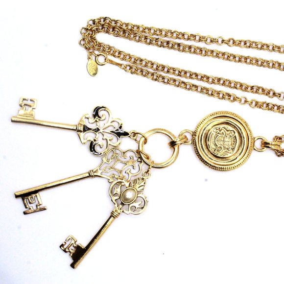 Joan Rivers Contemporary Multi Keys Intaglio Pendant Signet Etruscan Style Neckl - Picture 3 of 14